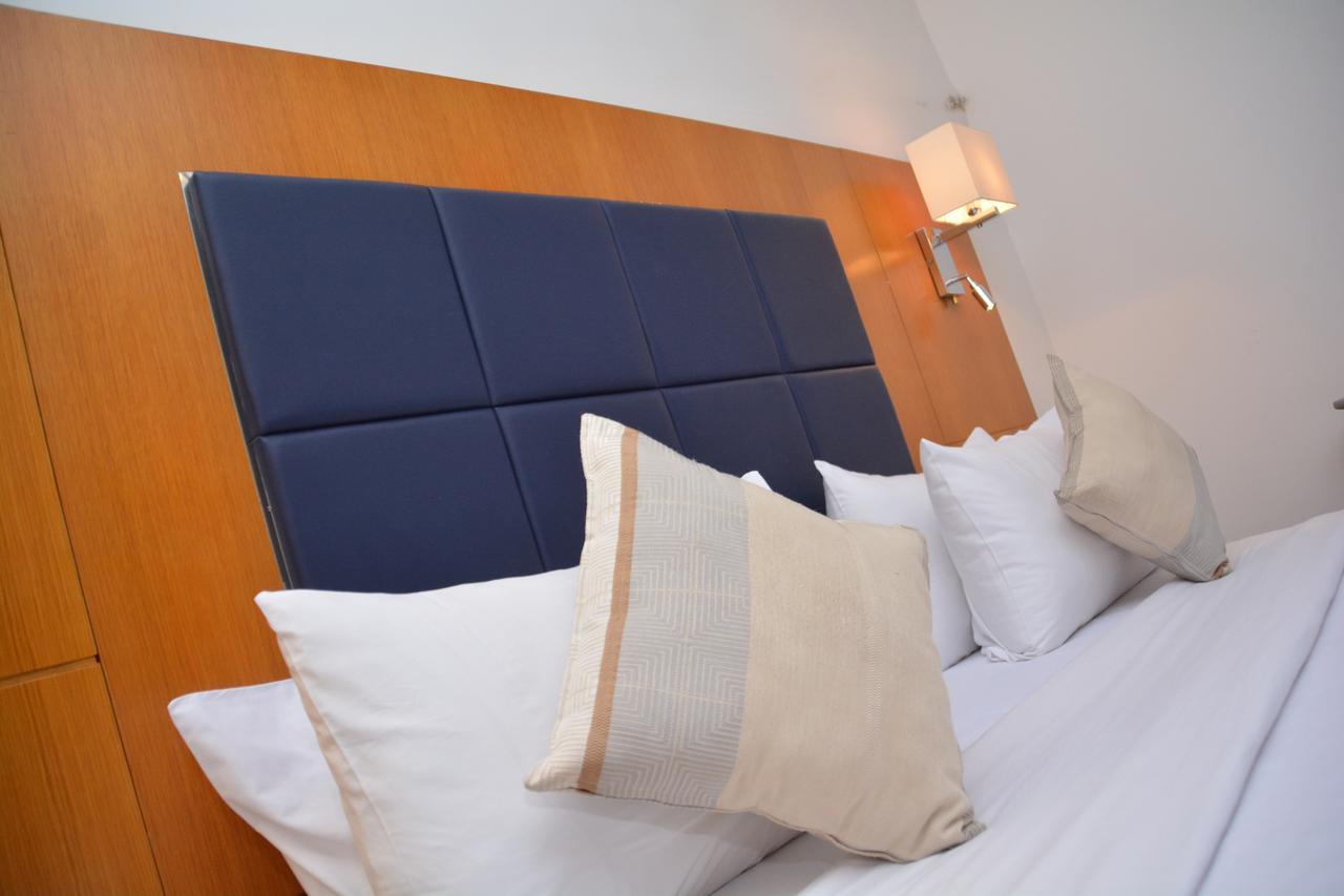 קינשאסה Leon Hotel מראה חיצוני תמונה