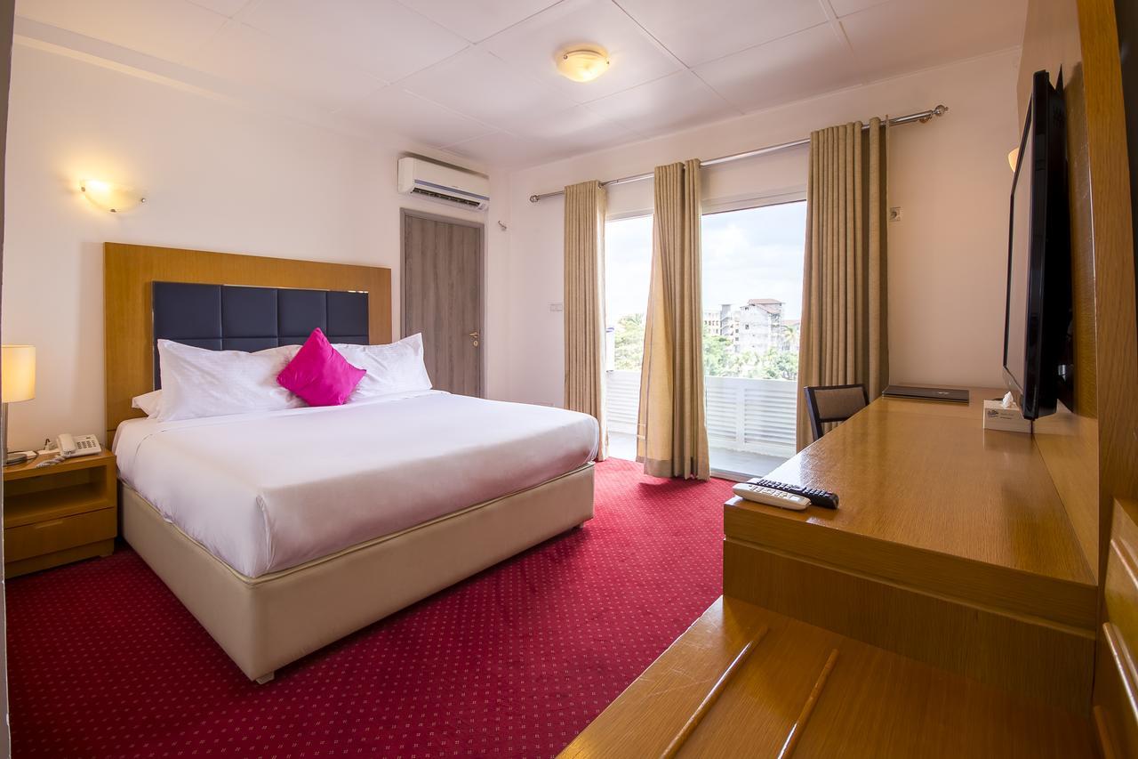 קינשאסה Leon Hotel מראה חיצוני תמונה