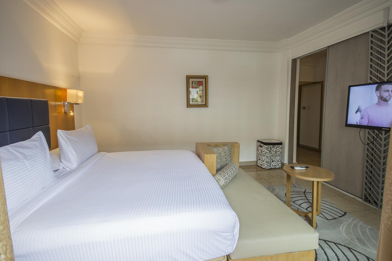 קינשאסה Leon Hotel מראה חיצוני תמונה