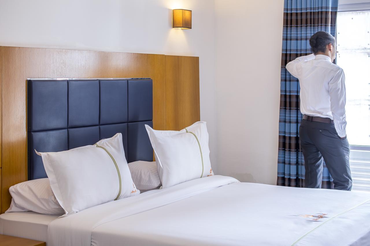 קינשאסה Leon Hotel מראה חיצוני תמונה
